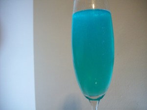 champagne-cocktails-blue-champagne